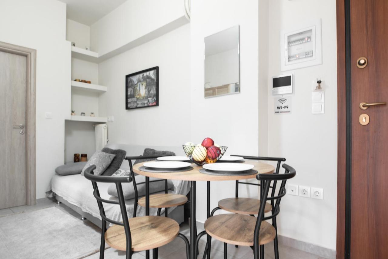 Cozy Cityscape Apartment In Athens Exterior photo